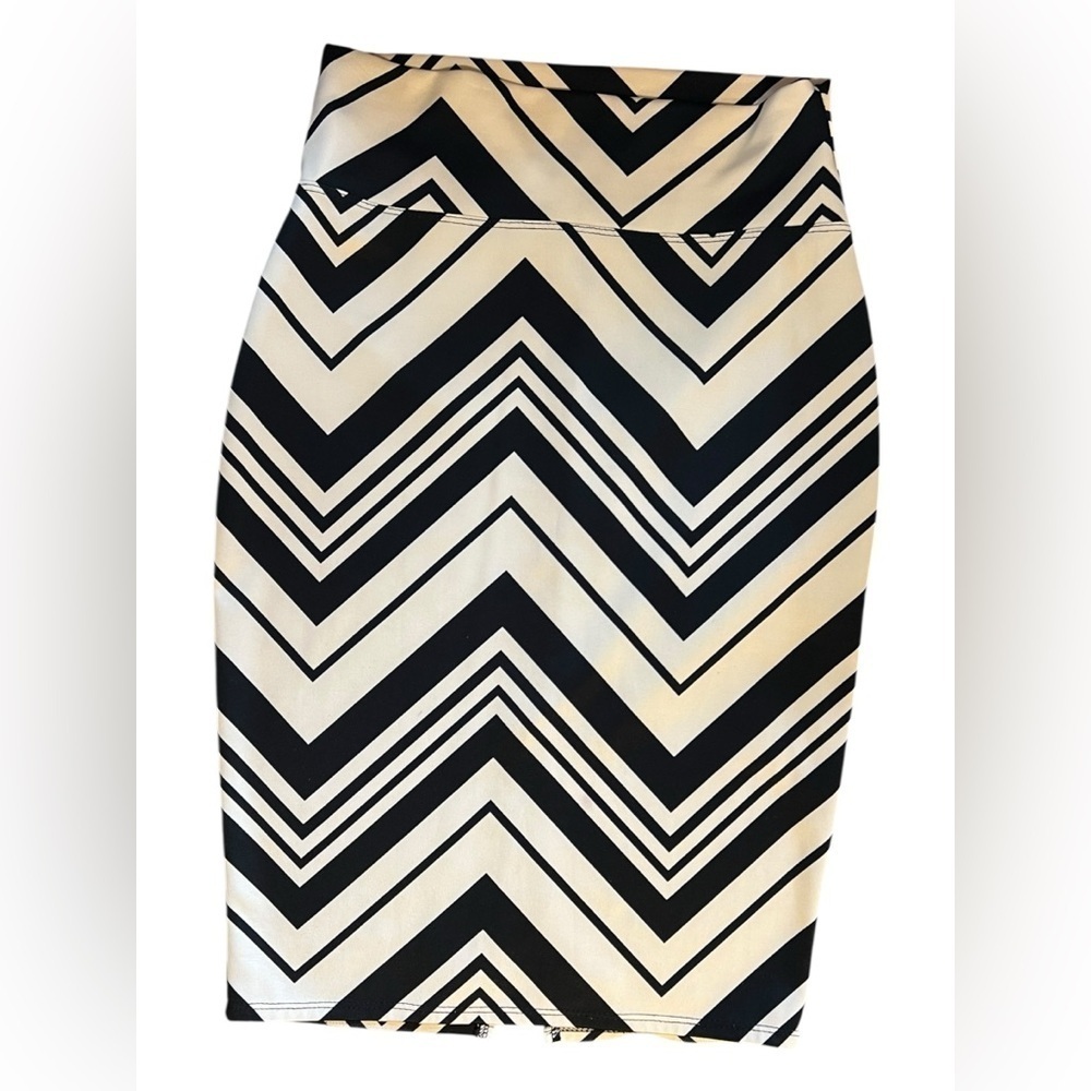 Derek Heart Black & Beige Chevron Pencil Skirt – Approx. Size S/M